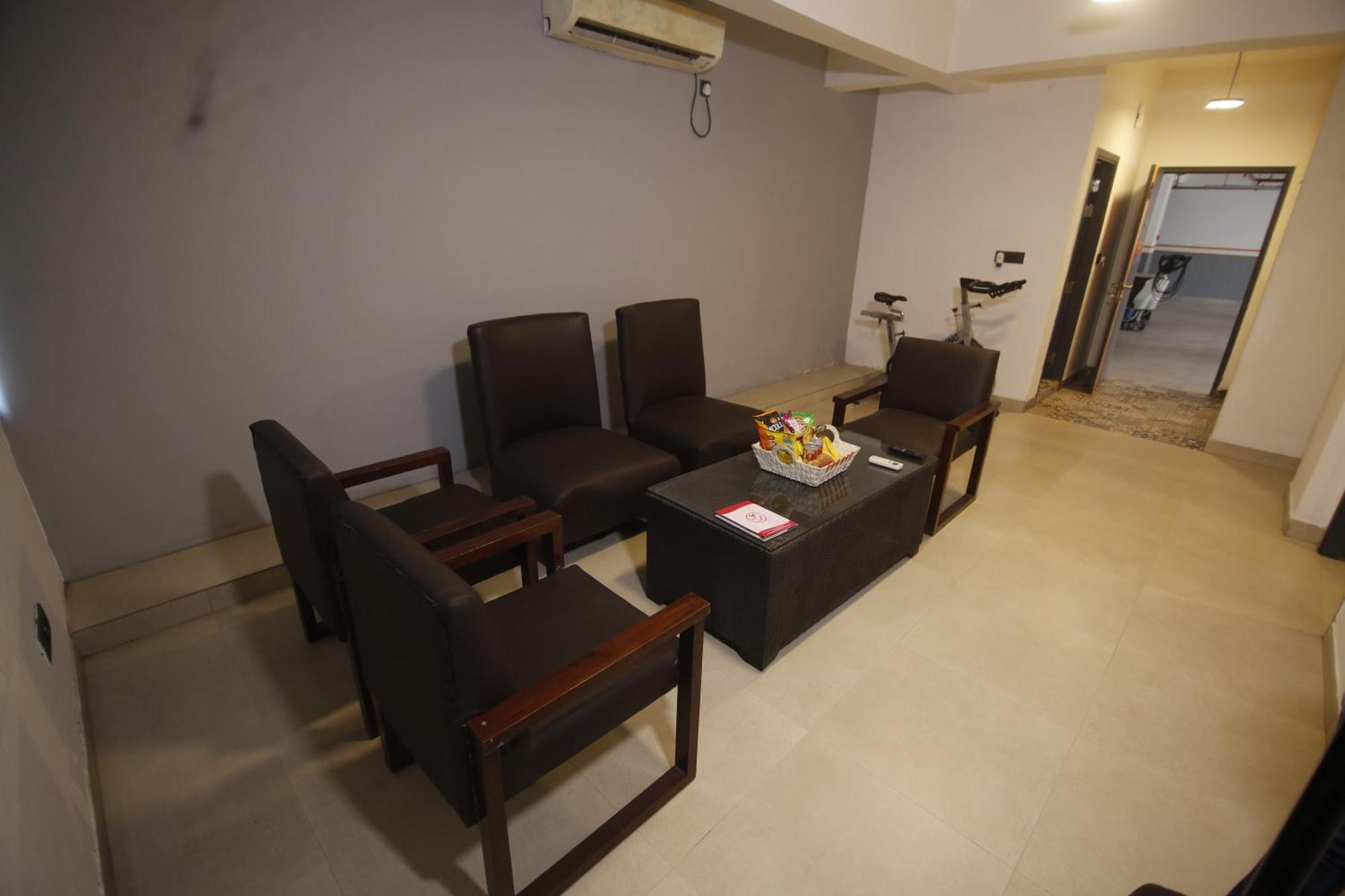 Virohaa Garden Hotel Ghaziabad Buitenkant foto